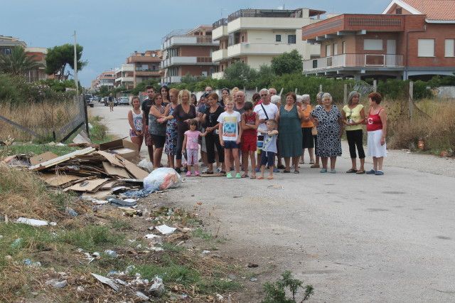 manifestanti marina di ardea