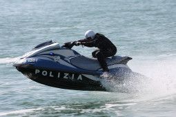 Anzio, 17enne rischio annegamento