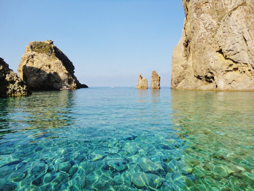 spiaggia cala del Porto a Palmarola