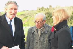 Roger Waters con Elisa Bonacini e Harry Shindler il 17 febbraio 2014 