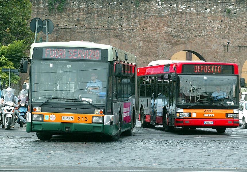 Sciopero 16 dicembre 2021 Roma, a rischio metro, bus e treni: orari e fasce garantite ATAC