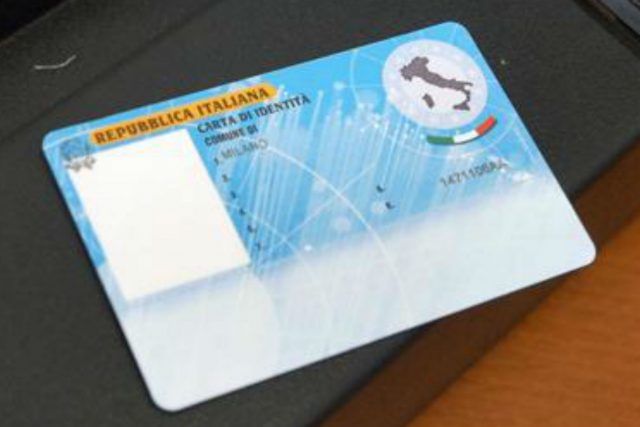 Latina Arriva La Carta Didentità Elettronica