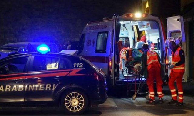 ambulanza carabinieri notte