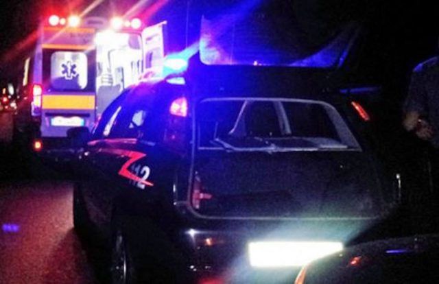 carabinieri-e-ambulanza-notte
