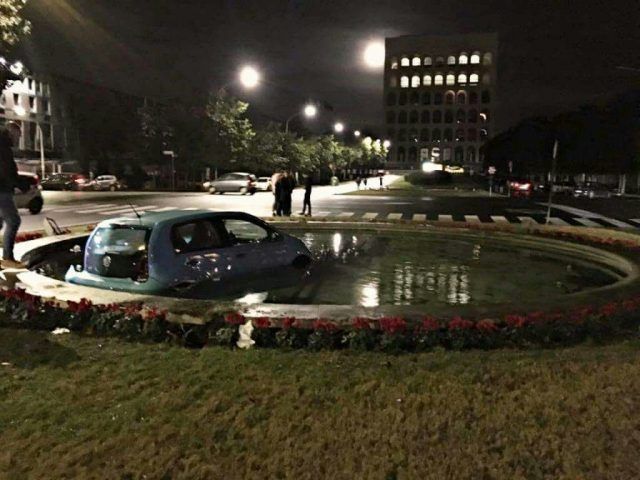auto in acqua