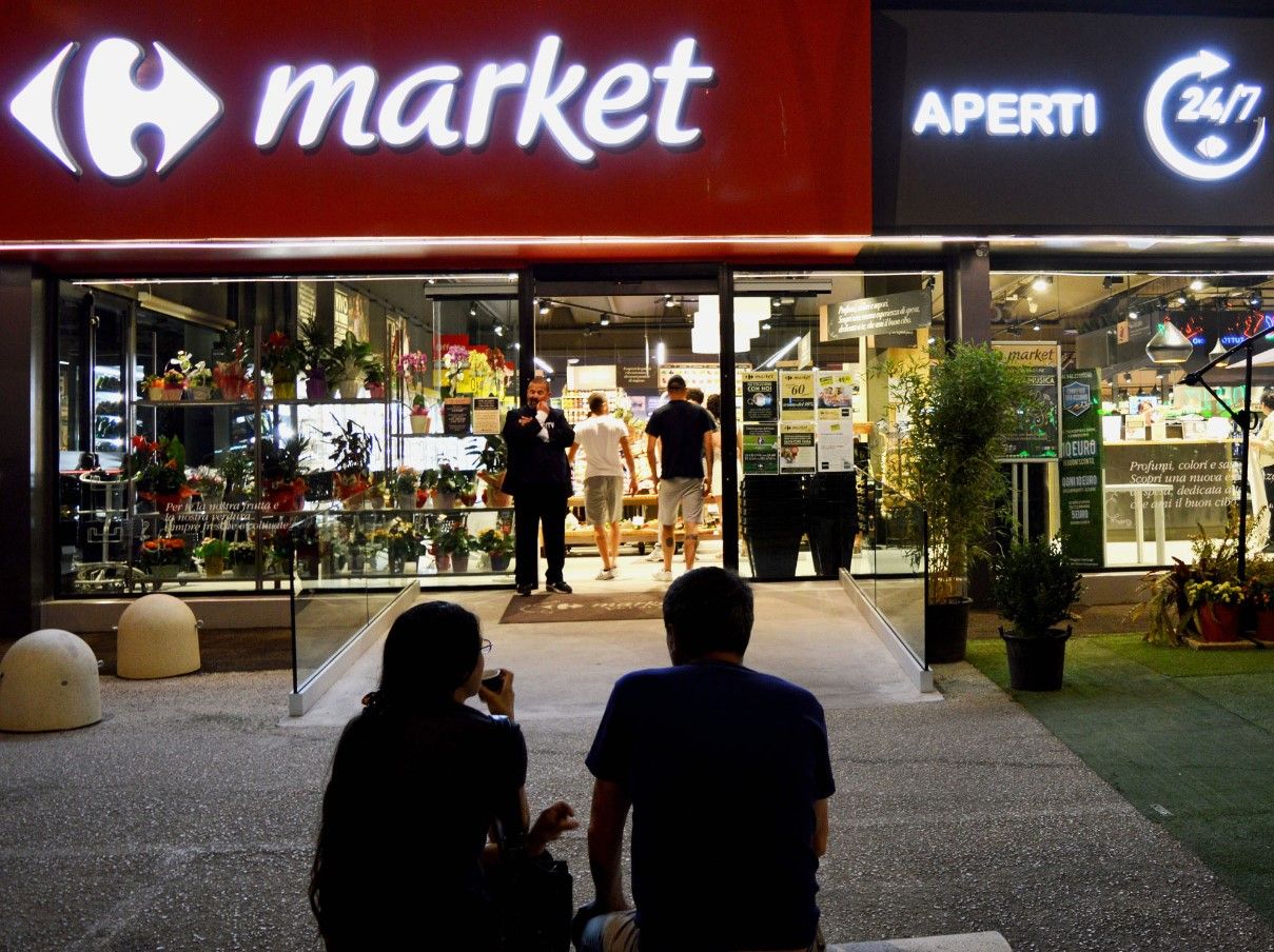 Negozi e supermercati aperti 1° Maggio a Roma e nel Lazio