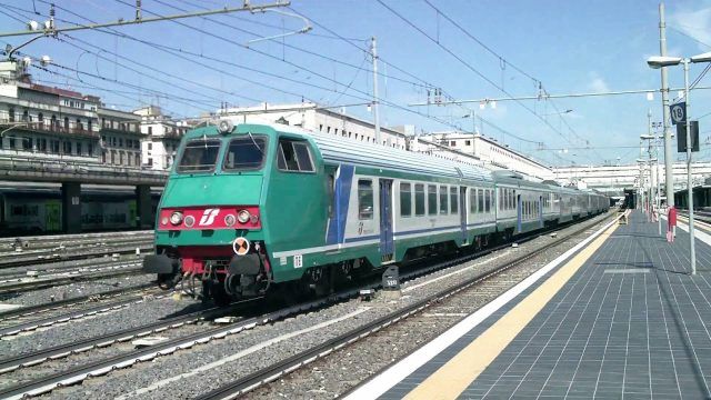 Treno Frecciabianca deraglia a Roma Termini: nessun ferito ma disagi Treno Frecciabianca deraglia a Roma Termini: nessun ferito ma disagi