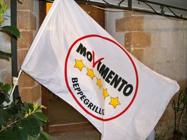 bandiera-movimento-5-stelle