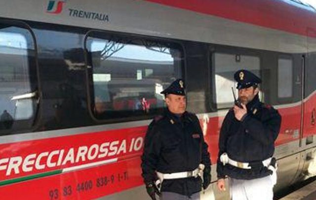 Narcotizzavano i passeggeri sui treni Napoli-Roma per derubarli: 4 arresti