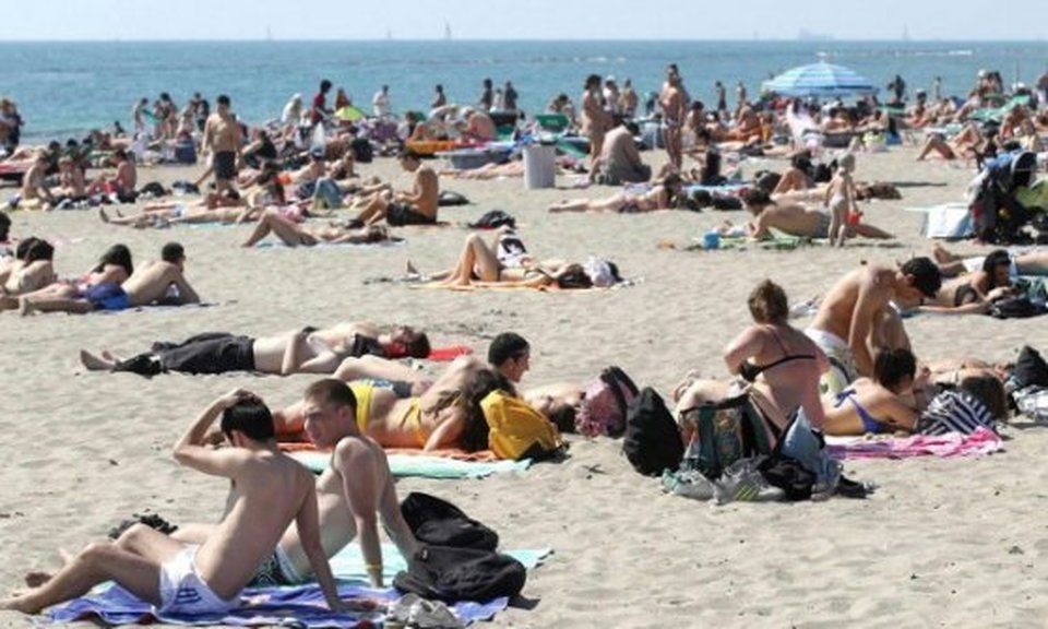 vietato prendere il sole in spiaggia