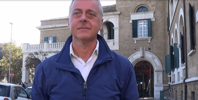 Ostia, consigliere Bozzi contro il regolamento aree verdi dell'M5S: