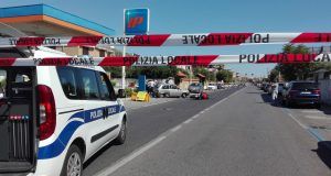 Incidente lungomare delle sirene a torvaianica strada chiusa con il nastro rosso