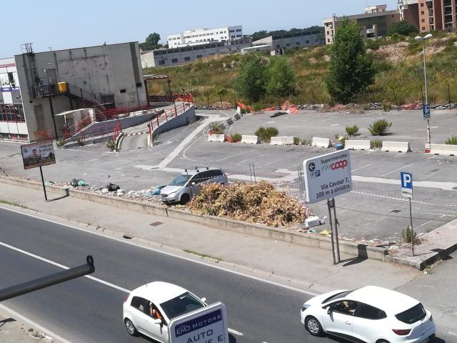 parcheggio via del mare