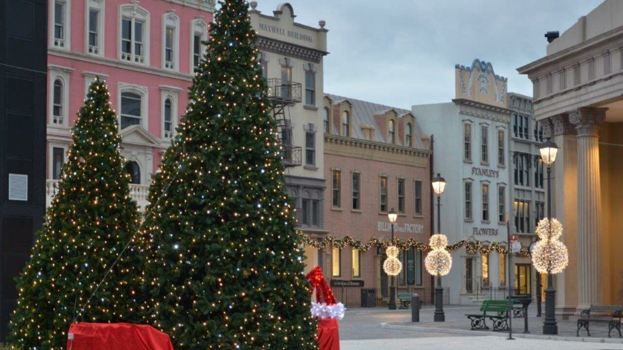Babbo Natale Virtuale.La Nevicata Virtuale E La Montagna Russa Di Babbo Natale Accendono La Stagione Invernale Di Cinecitta World