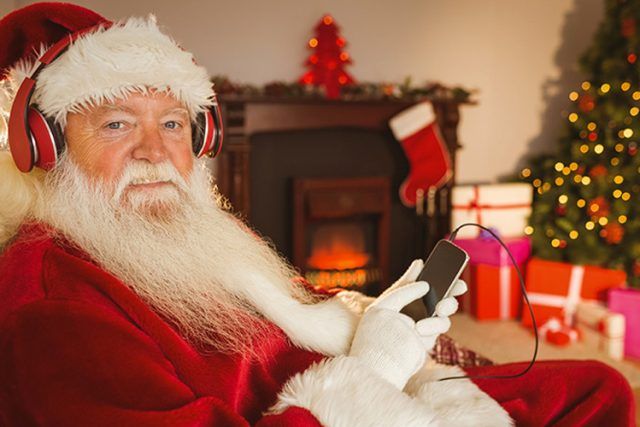 Immagini Di Natale Per Auguri Via Mail.Frasi E Immagini Divertenti Da Inviare Su Whatsapp E Facebook Per Gli Auguri Di Natale 2019