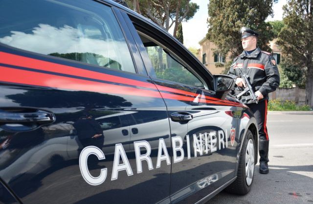 NRM - Un controllo dei Carabinieri del Nucleo Radiomobile di Roma acilia