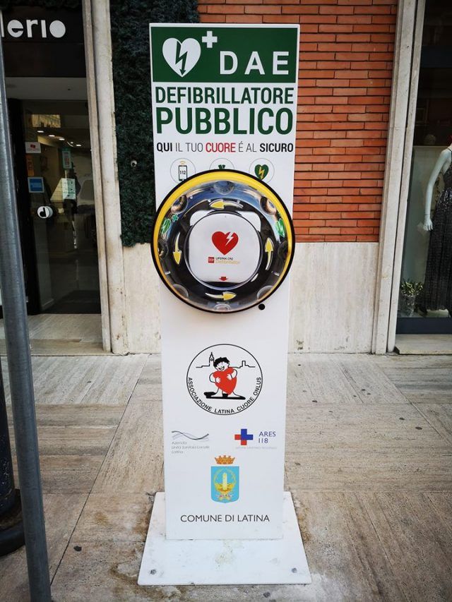 latina defibrillatore