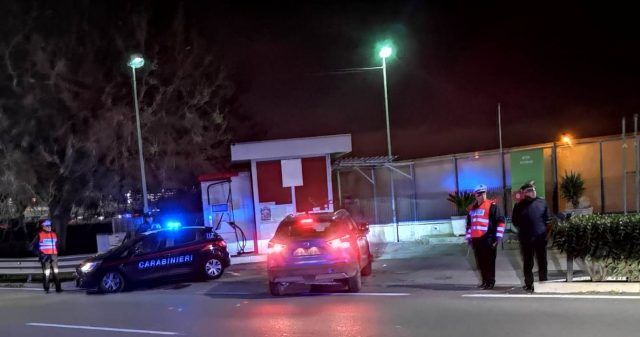 AEROPORTO Fiumicino - I Carabinieri durante i controlli
