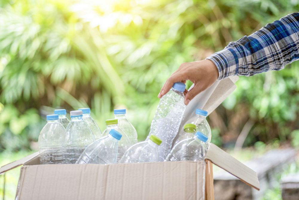 Piatti di plastica, cotton fioc e posate monouso vietati in Italia dal 14 gennaio