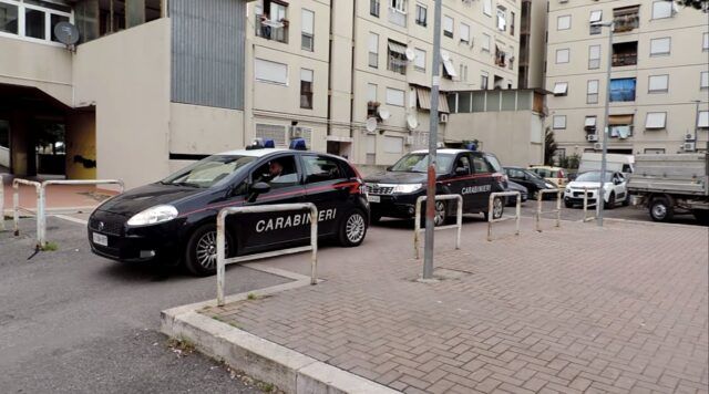 TOR BELLA MONACA - I Carabinieri durante i controlli