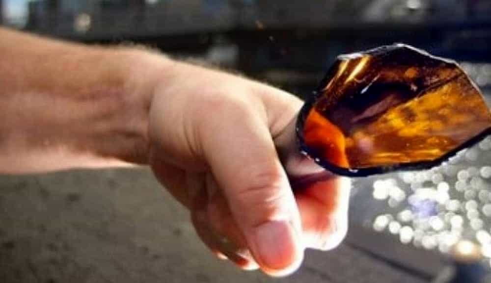 Minacce ai turisti con cocci di bottiglia: arrestato 18enne