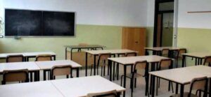 Un post shock, che ha lasciato a bocca asciutta quello che ha fatto capolino sui social di una professoressa di una scuola di Ostia.