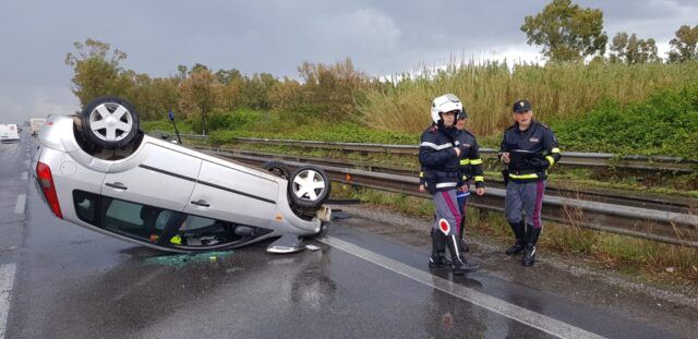 auto ribaltata