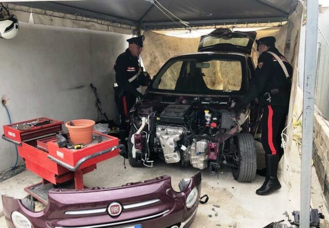 FRASCATI - L'autovettura sequetrata dai Carabinieri (2) tor vergata