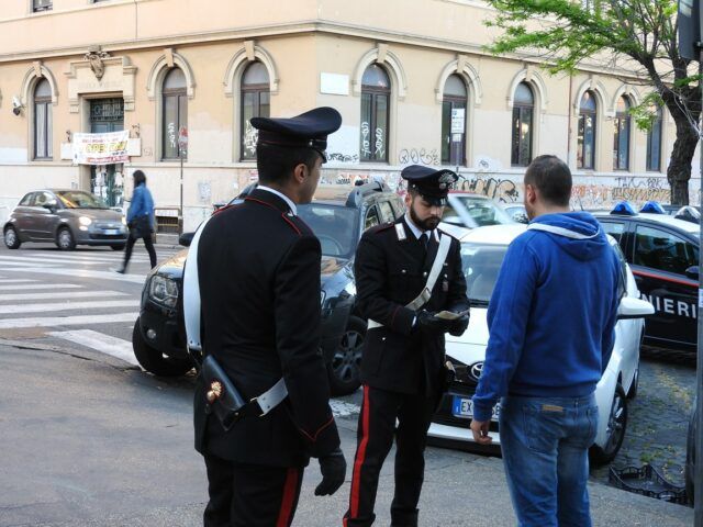 PIAZZA DANTE - Controlli dei Carabinieri San Lorenzo