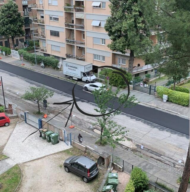 auto parcheggiata eur