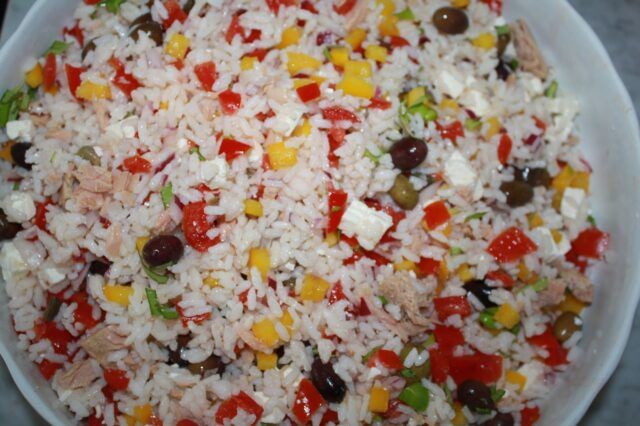 Estete 2019, l'insalata di riso è il cibo preferito in spiaggia