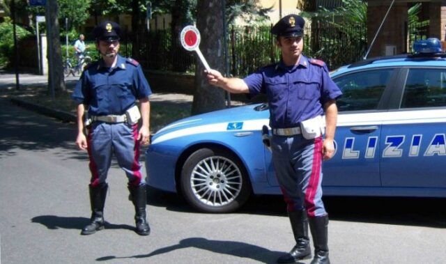Polizia stradale all'opera sul litorale romano: patenti ritirate, veicoli sequestrati e denunce