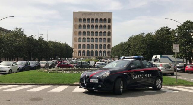 EUR - Un controllo dei Carabinieri