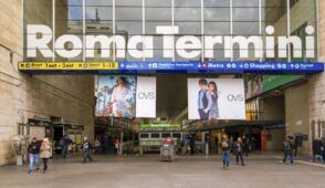 Turista aggredita a termini