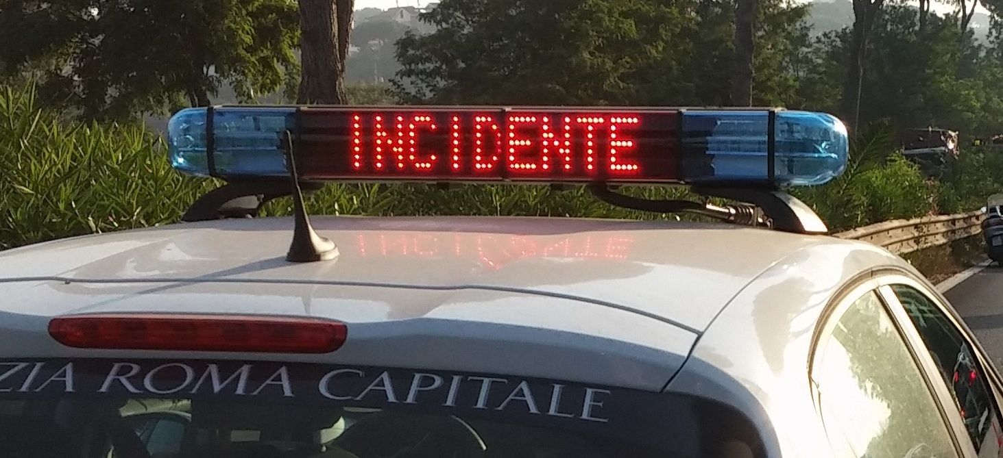 https://www.ilcorrieredellacitta.com/wp-content/uploads/2019/09/Incidente-polzia-locale.jpg