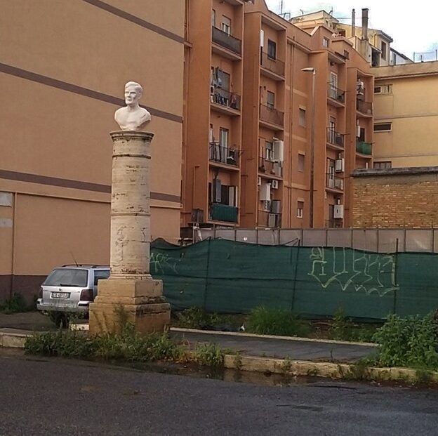 Pasolini busto Ostia