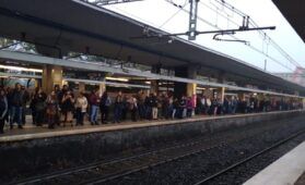 Roma, trasporto pubblico al collasso: oggi in servizio solo 2 treni sulla Roma-Lido