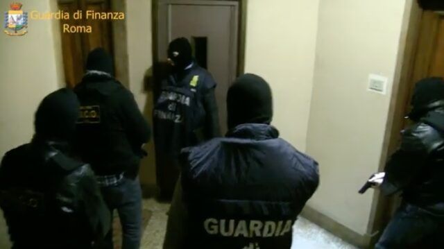 operazione guardia d finanza roma