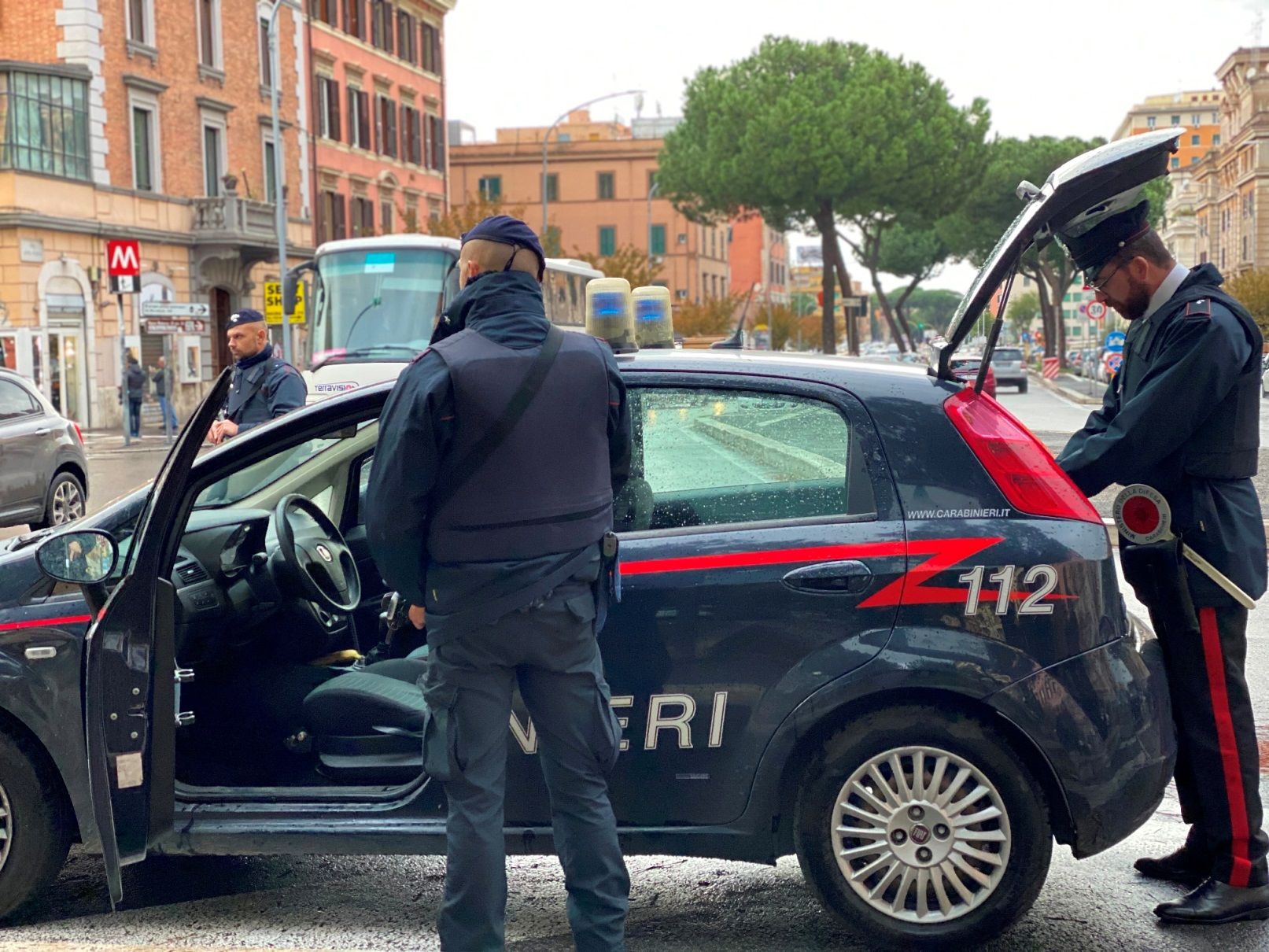 https://www.ilcorrieredellacitta.com/wp-content/uploads/2019/12/CONTROLLI-ALTO-IMPATTO-DEI-CARABINIERI-1.jpg