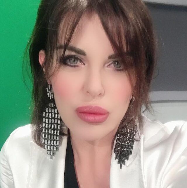 alba parietti profilo facebook Alba Parietti