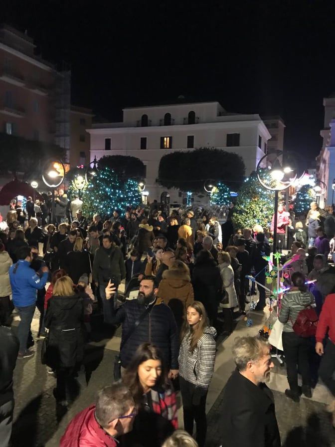 https://www.ilcorrieredellacitta.com/wp-content/uploads/2019/12/natale-Anzio-6.jpg