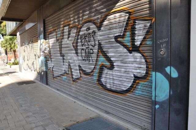 serrande imbrattate