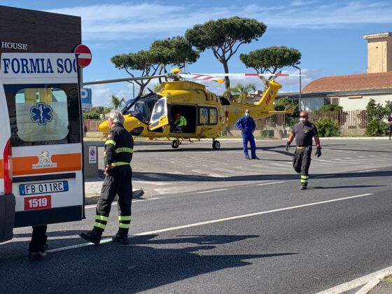 Incidente sulla A12 tra 6 auto e un Tir: diversi feriti tra cui due bimbi Incidente sulla A12 tra 6 auto e un Tir: diversi feriti tra cui due bimbi