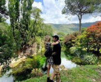 Fedez e Chiara Ferragni ai Giardini di Ninfa