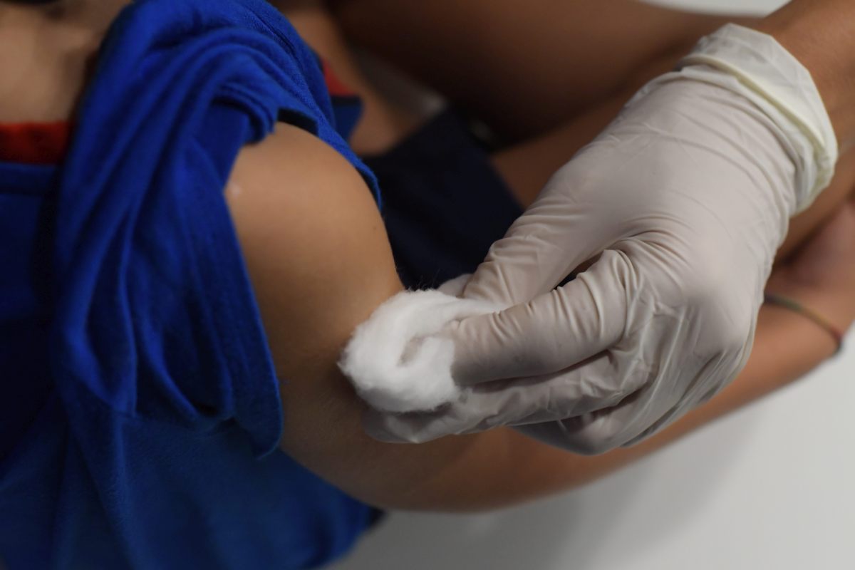 Vaccino: dal 27 dicembre terza dose anche per i giovanissimi. Ecco a chi è riservato