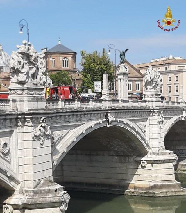 recupero uomo ponte vittorio emanuele II