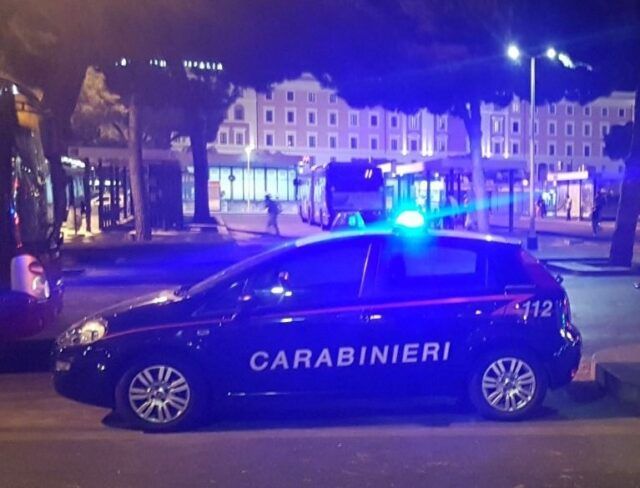 CENTRO - Controlli antiborseggio dei Carabinieri (1)