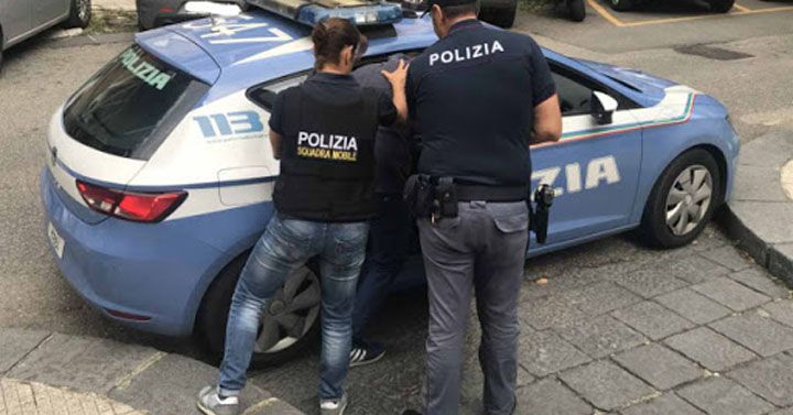 arresto polizia supermercato