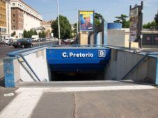 Metro B castro pretorio laurentina interrotte le corse