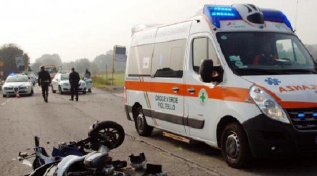 incidente-moto-auto-ambulanza